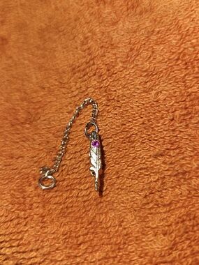 Small Vintage Feather Brooch